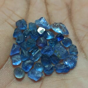 FACET GRADE NATURAL BLUE SAPPHIRE ROUGH