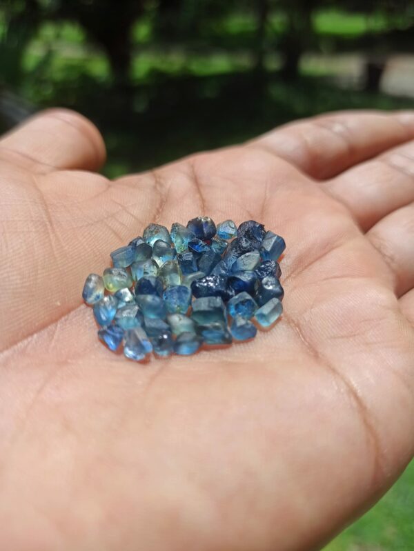 FACET GRADE NATURAL SAPPHIRE ROUGH