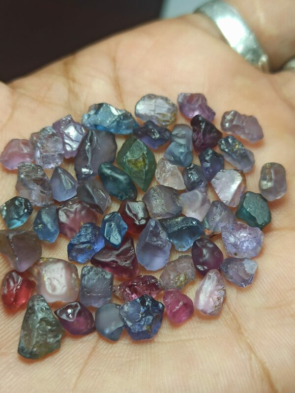 FACET GRADE NATURAL SPINEL ROUGH