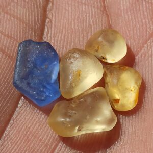 Facet Grade Ceylon Blue Sapphire and Yellow Sapphire Rough Stones