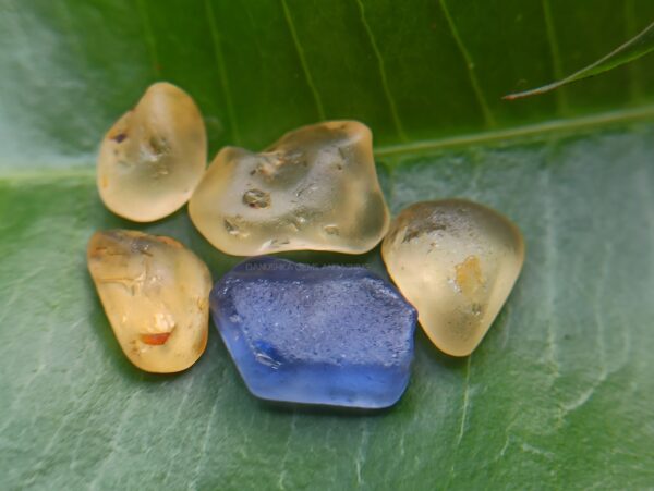 Facet Grade Ceylon Blue Sapphire and Yellow Sapphire Rough Stones