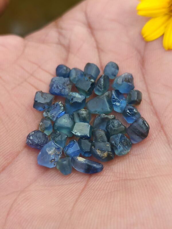 Facet Grade Natural Sapphire Rough