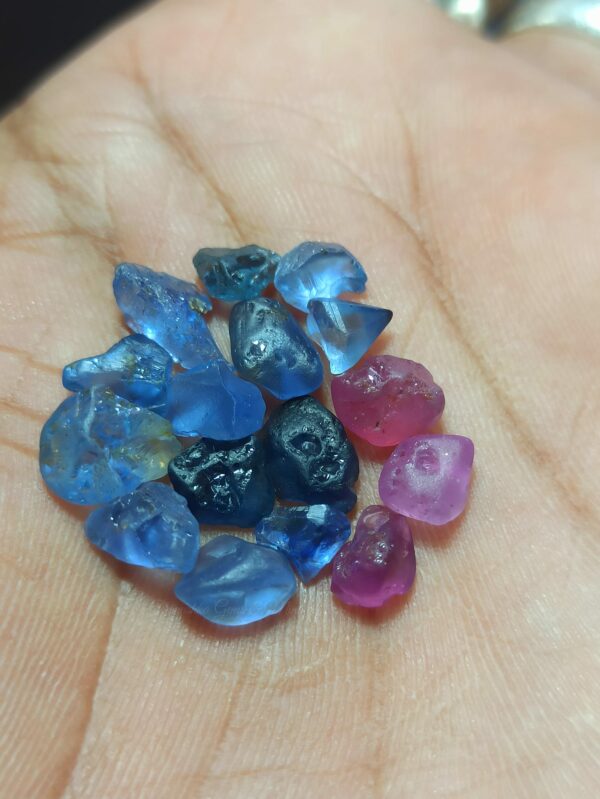 Facet Grade Natural Sapphire Rough