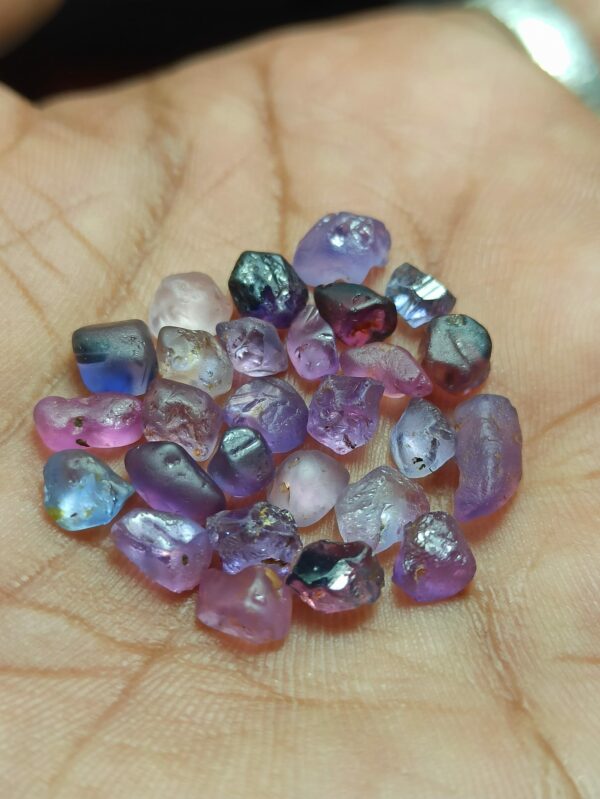 Facet Grade Natural Sapphire Rough Stones