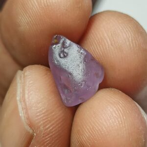 Facet Grade Natural Sapphire Rough stone