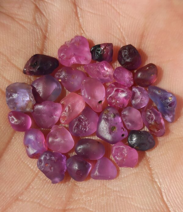 Facet Grade Pink to purple, Bi-color & Color change Sapphire Rough