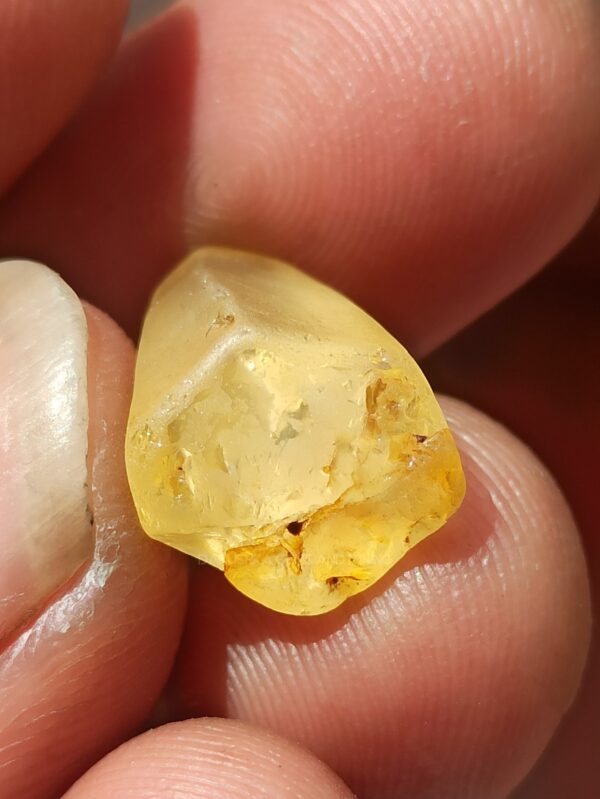 Facet Grade Rough yellow Sapphire