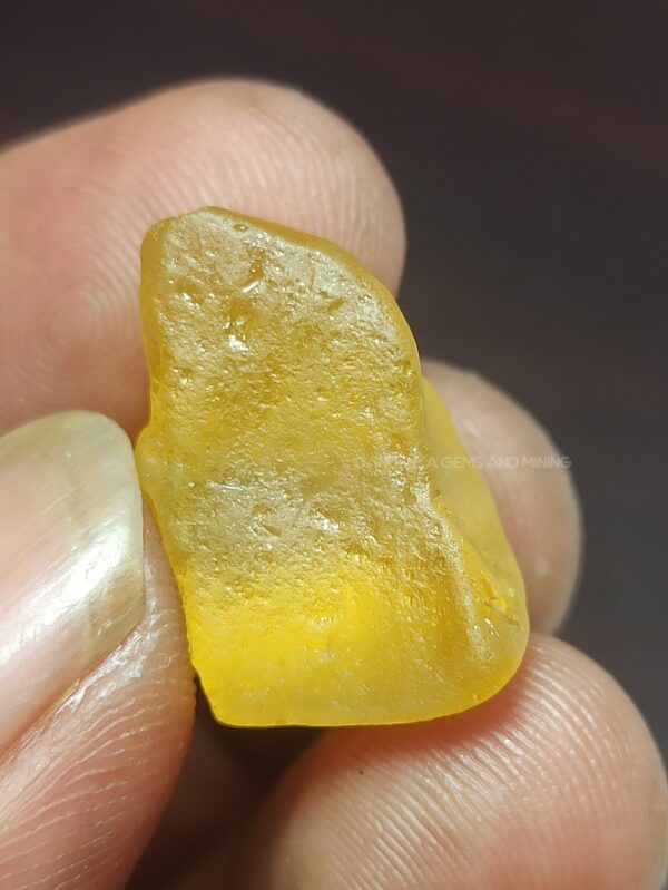 Natural Ceylon Yellow Sapphire Rough