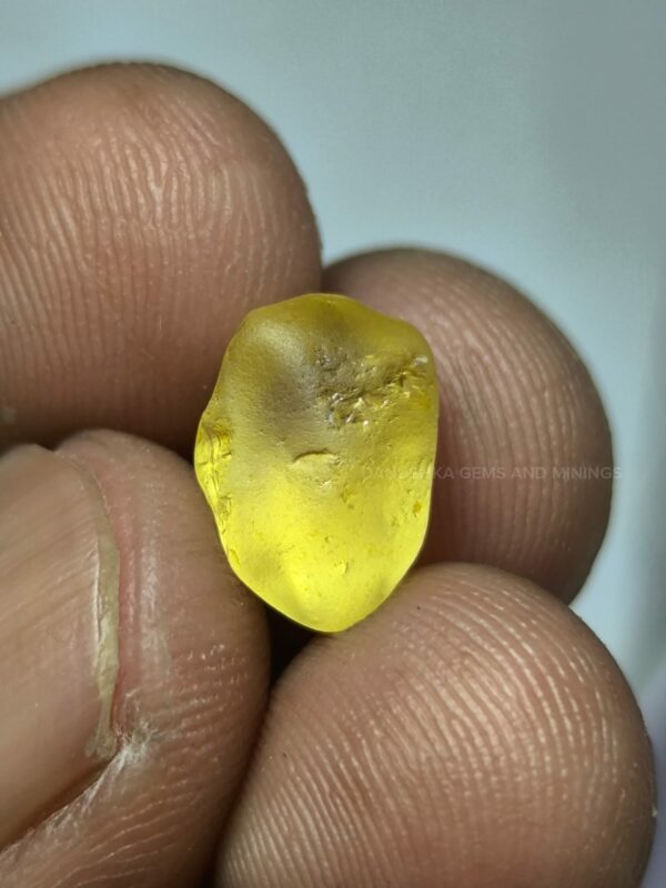 Facet Grade Natural Yellow Sapphire Rough