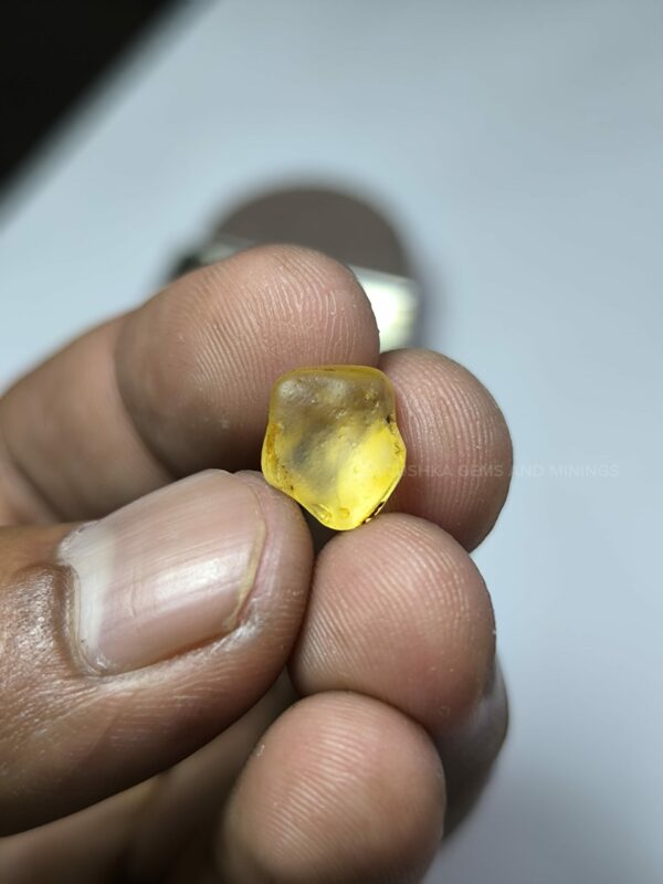 Facet Grade Rough Yellow Sapphire