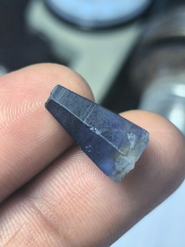 NATURAL BLUE SAPPHIRE CRYSTAL