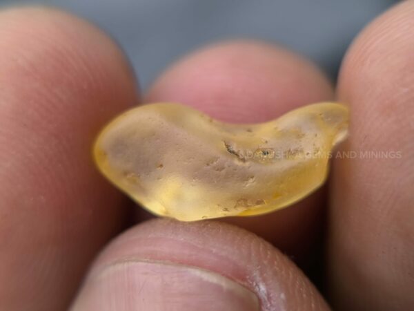 Facet Grade Natural Yellow Sapphire Rough