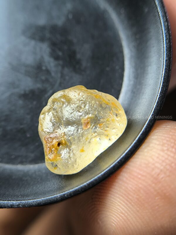 Facet Grade Natural Heating Sapphire young gal Rough