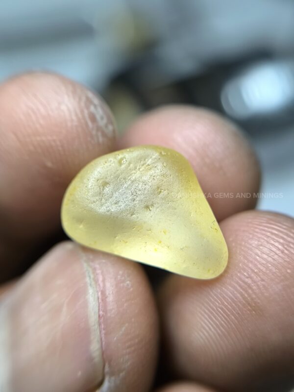 Natural Yellow Sapphire kowangu Rough