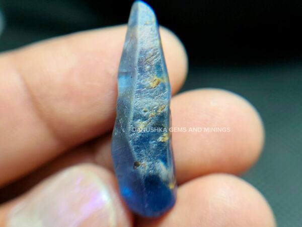 CEYLON NATURAL BLUE SAPPHIRE CRYSTAL
