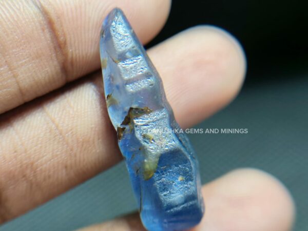 CEYLON NATURAL BLUE SAPPHIRE CRYSTAL