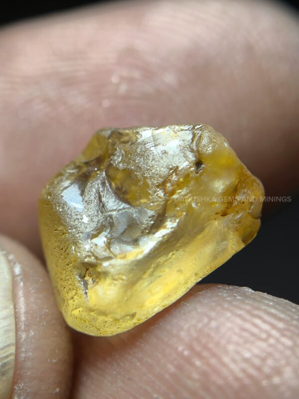 Ceylon Natural Out Color Yellow Sapphire Rough