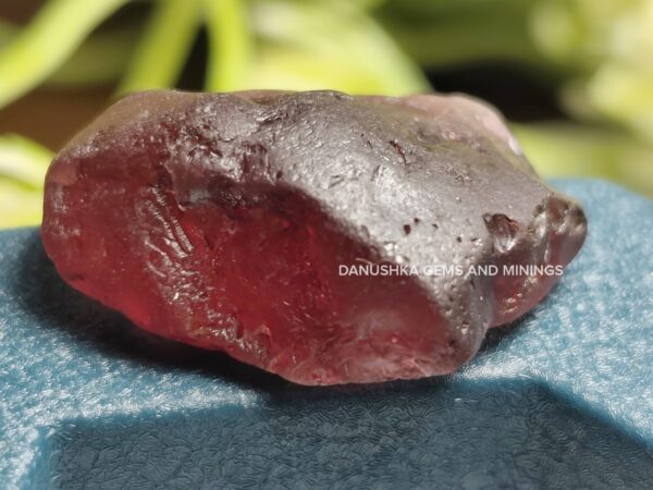 FACET GRADE NATURAL GARNET ROUGH