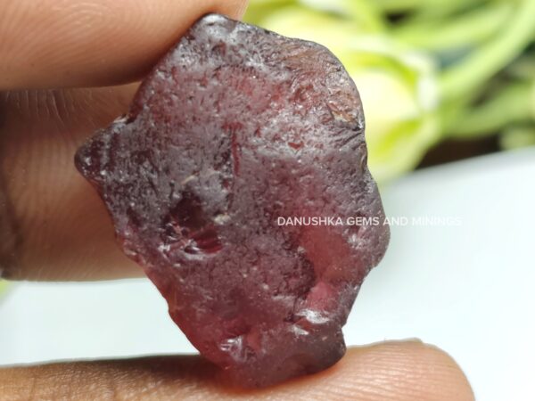 FACET GRADE NATURAL GARNET ROUGH