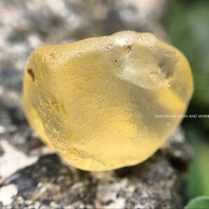 NATURAL YELLOW SAPPHIRE ROUGH KOWANGU HEATING