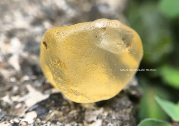 NATURAL YELLOW SAPPHIRE ROUGH KOWANGU HEATING