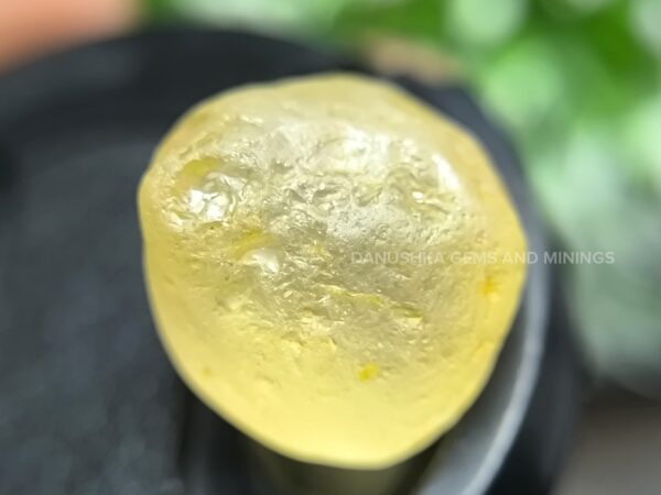 NATURAL YELLOW SAPPHIRE ROUGH KOWANGU HEATING