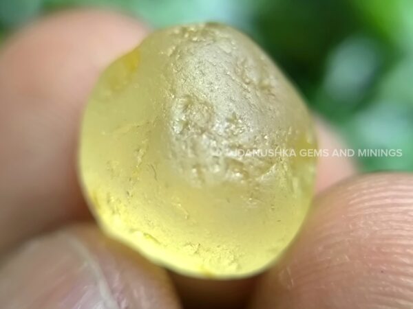 NATURAL YELLOW SAPPHIRE ROUGH KOWANGU HEATING
