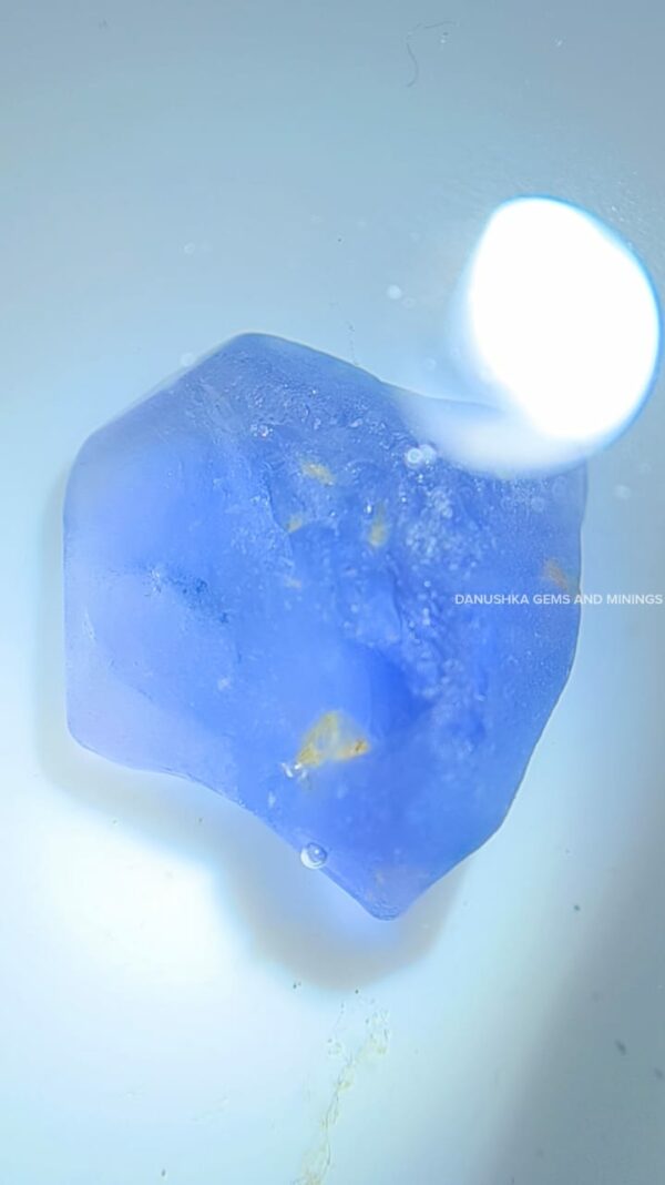 Facet grade blue sapphire rough