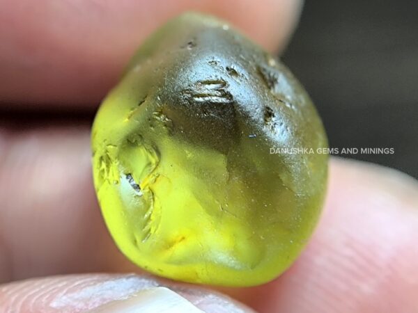 Natural chrysoberyl alluvial rough