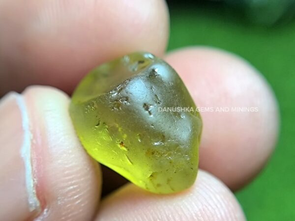 Natural chrysoberyl alluvial rough
