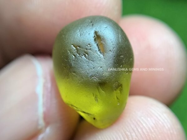 Natural chrysoberyl alluvial rough