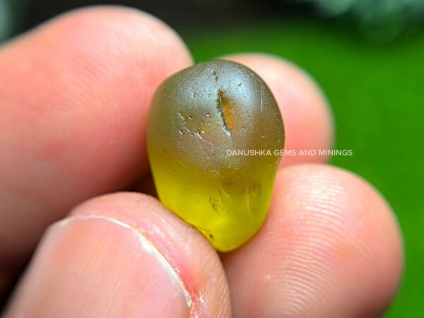 Natural chrysoberyl alluvial rough