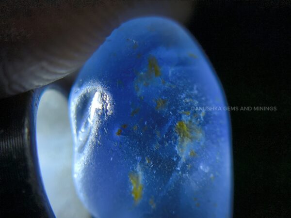 Ceylon sapphire rough is a true Geuda