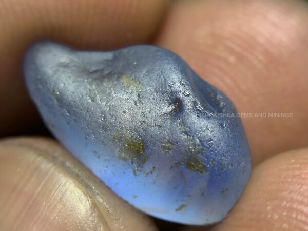Ceylon sapphire rough is a true Geuda