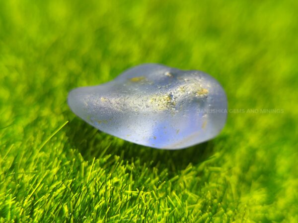 Ceylon sapphire rough is a true Geuda