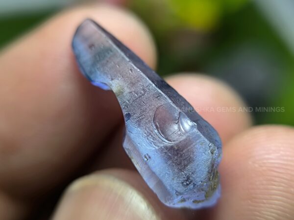 Facet grade Ceylon sapphire Ottu rough