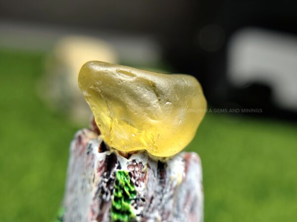 natural unheated Chrysoberyl alluvial rough