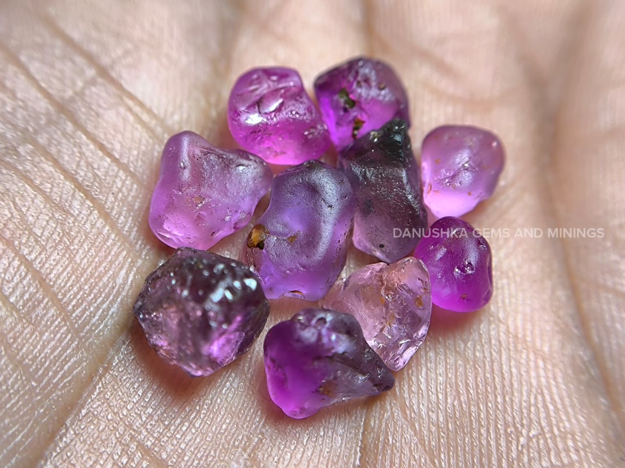 facet-grade rough sapphires