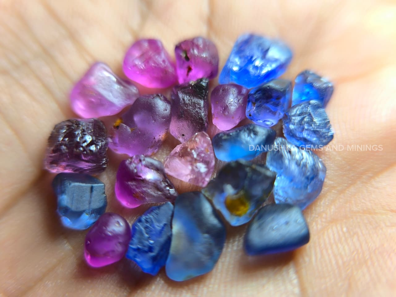facet-grade rough sapphires