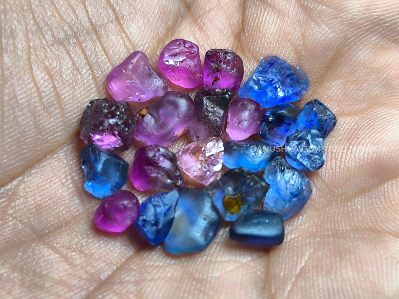 facet-grade rough sapphires