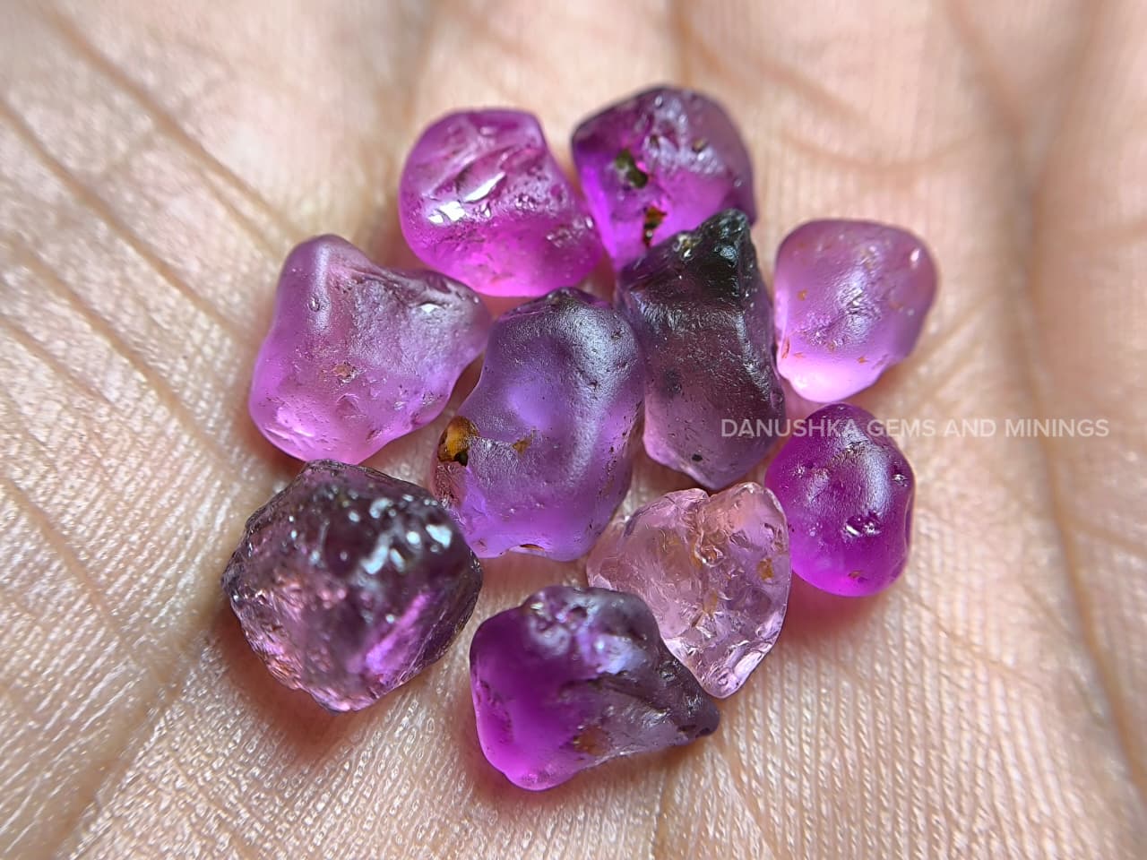 facet-grade rough sapphires