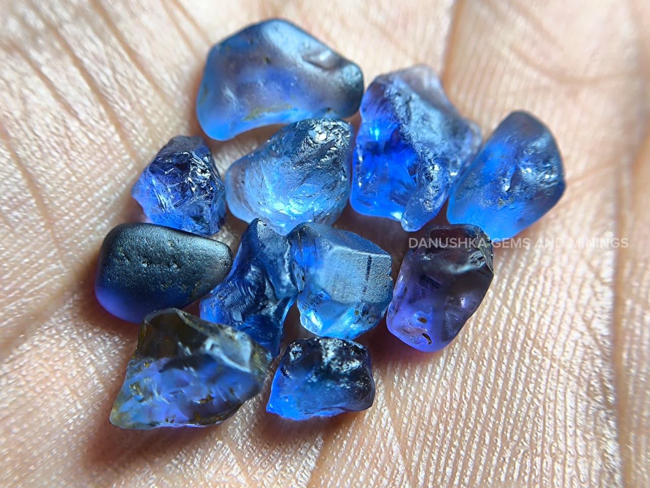 facet-grade rough sapphires