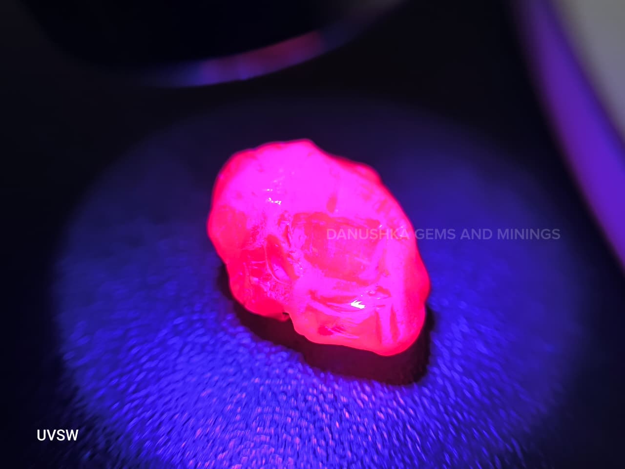 Ceylon Natural Sapphire – Magenta Color (Unheated)