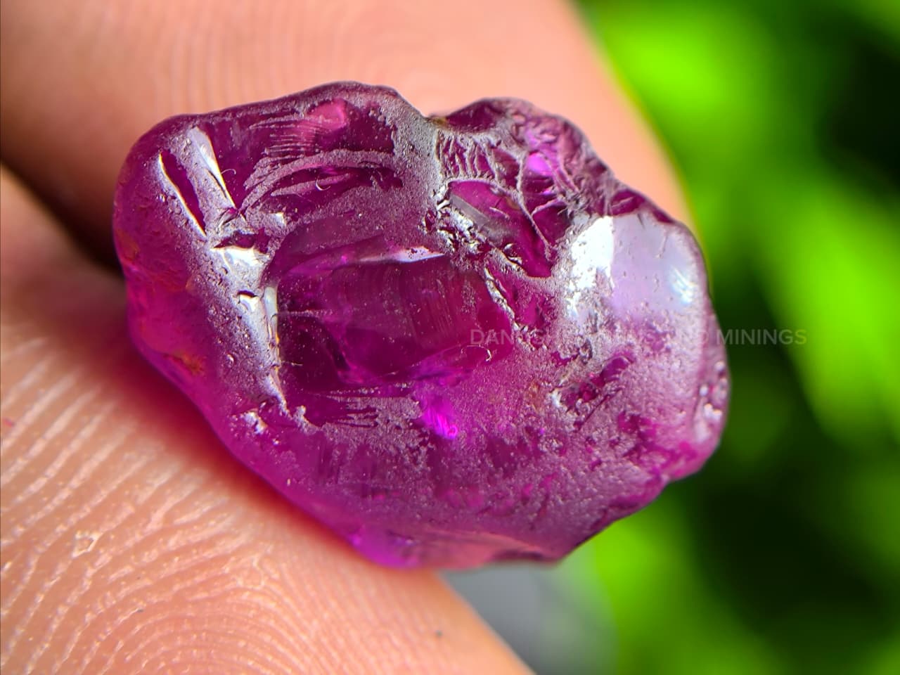 Ceylon Natural Sapphire – Magenta Color (Unheated)
