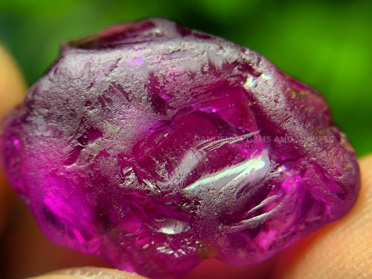 Ceylon Natural Sapphire – Magenta Color (Unheated)
