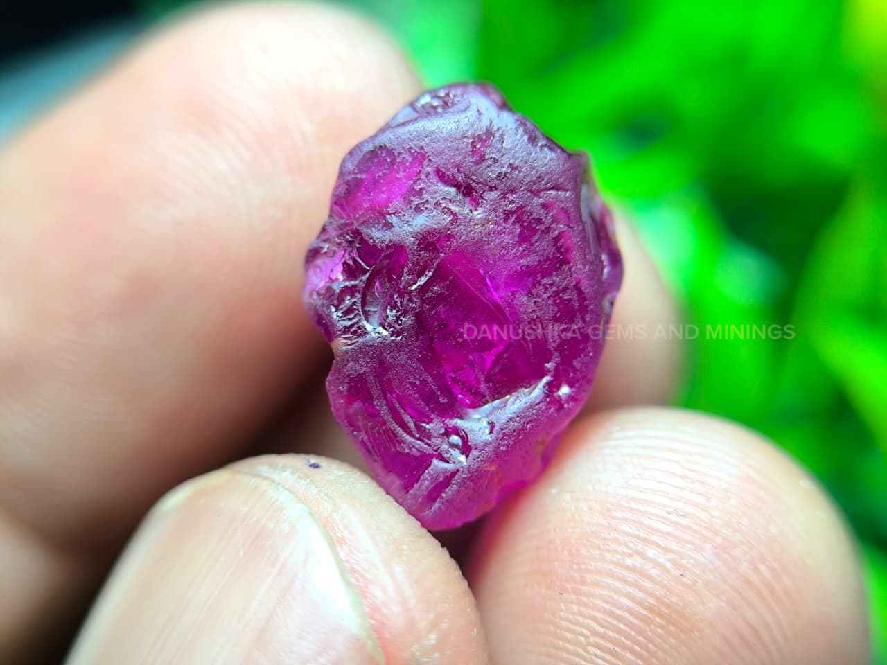 Ceylon Natural Sapphire – Magenta Color (Unheated)