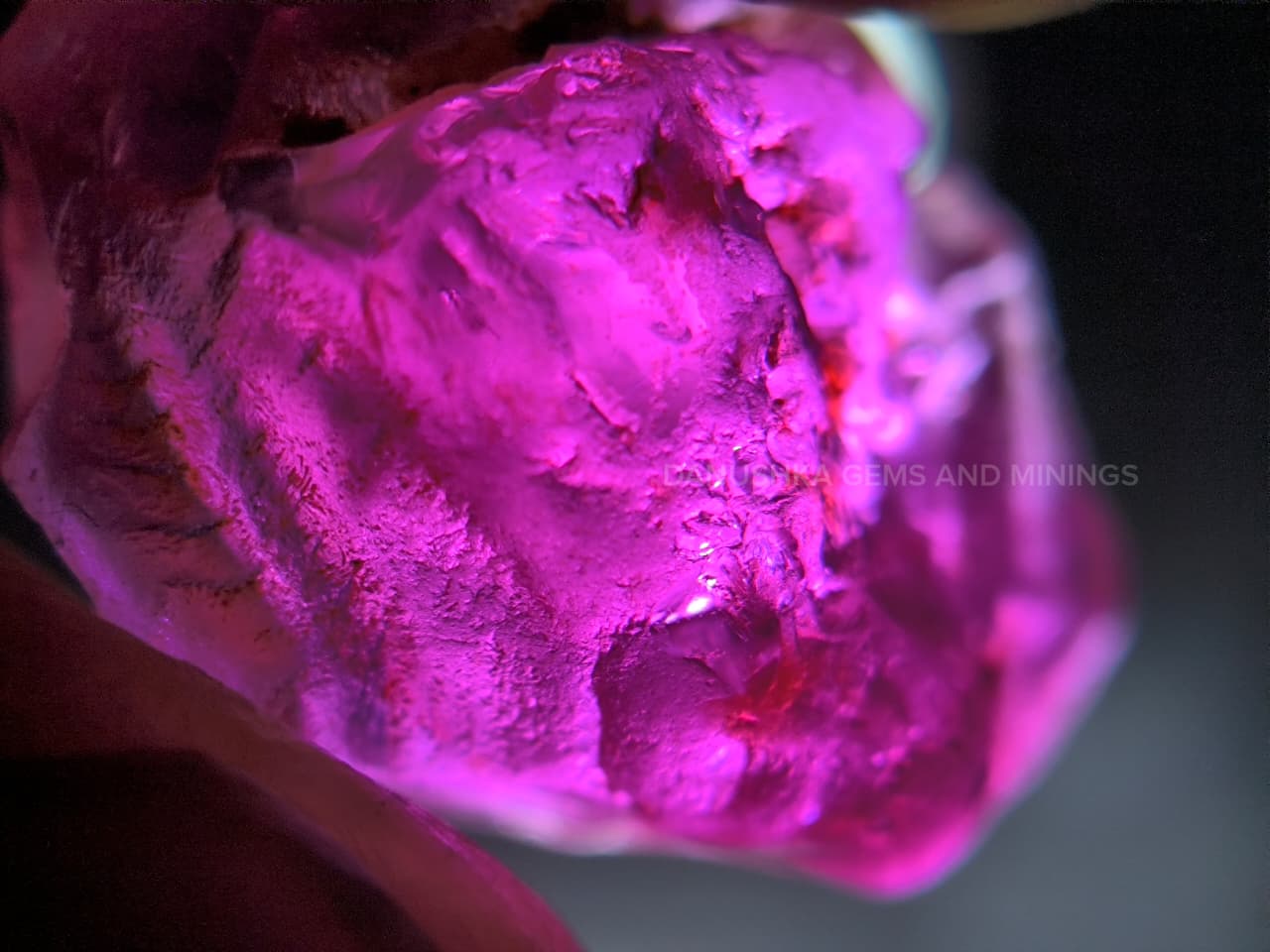 Ceylon Natural Sapphire – Magenta Color (Unheated)