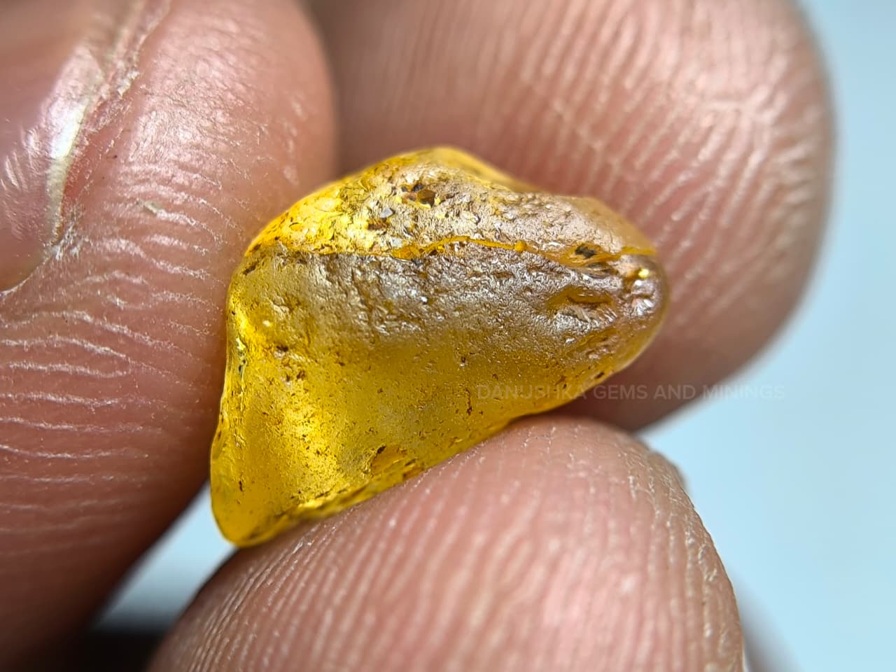 Facet Grade Ceylon Natural Sapphire Rough