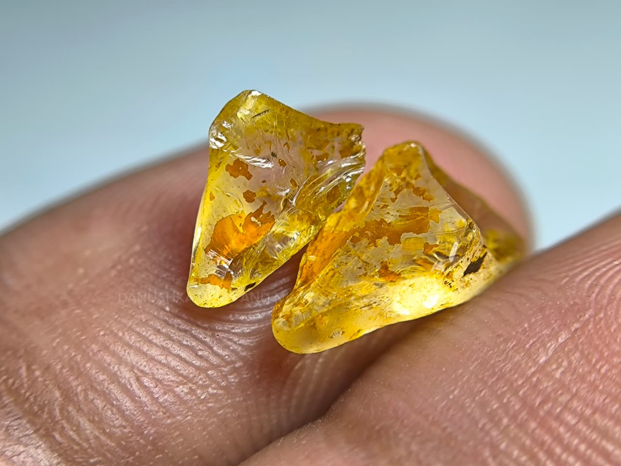 Facet Grade Ceylon Natural Sapphire Rough