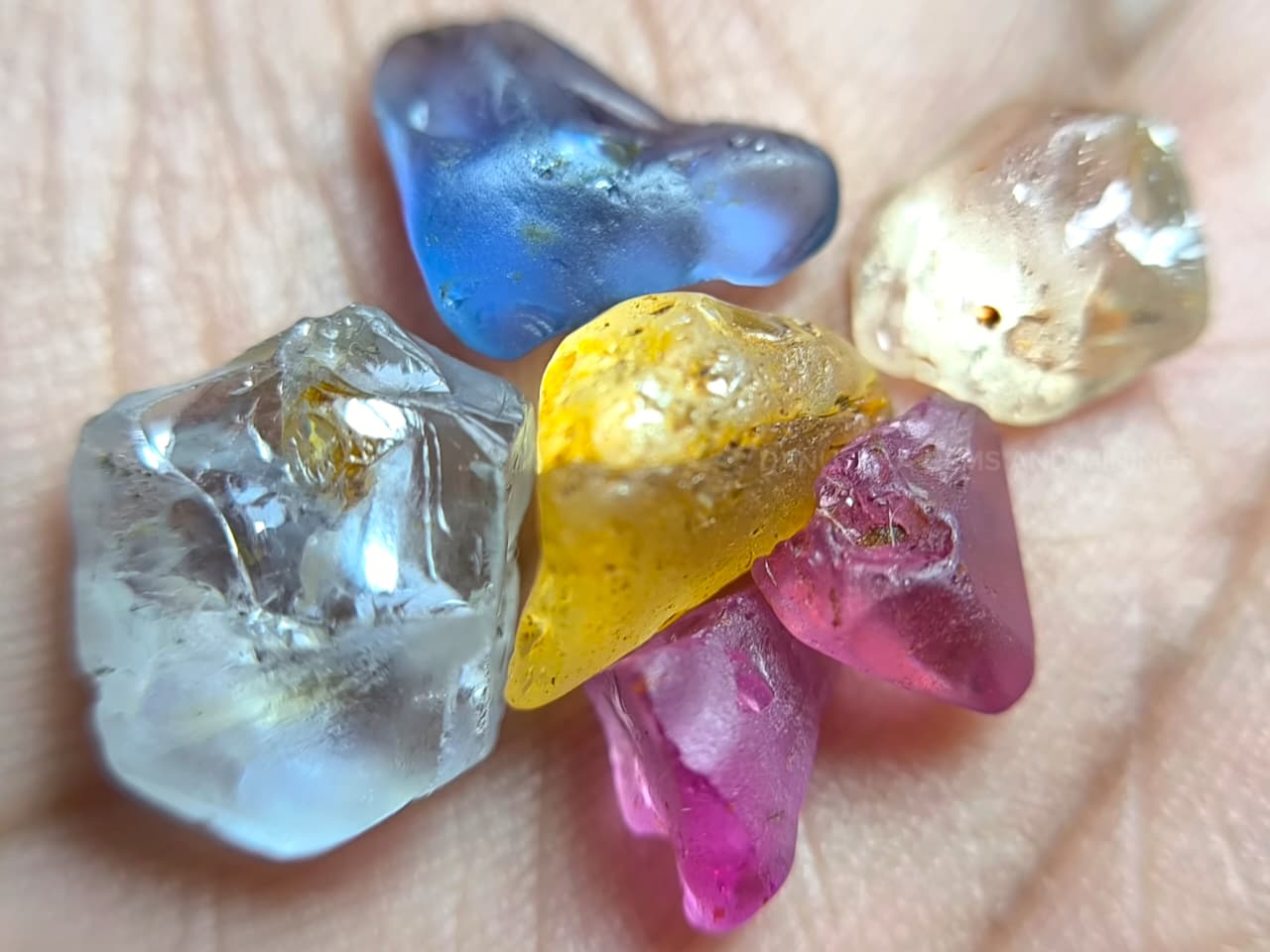 Facet Grade Ceylon Natural Sapphire Rough